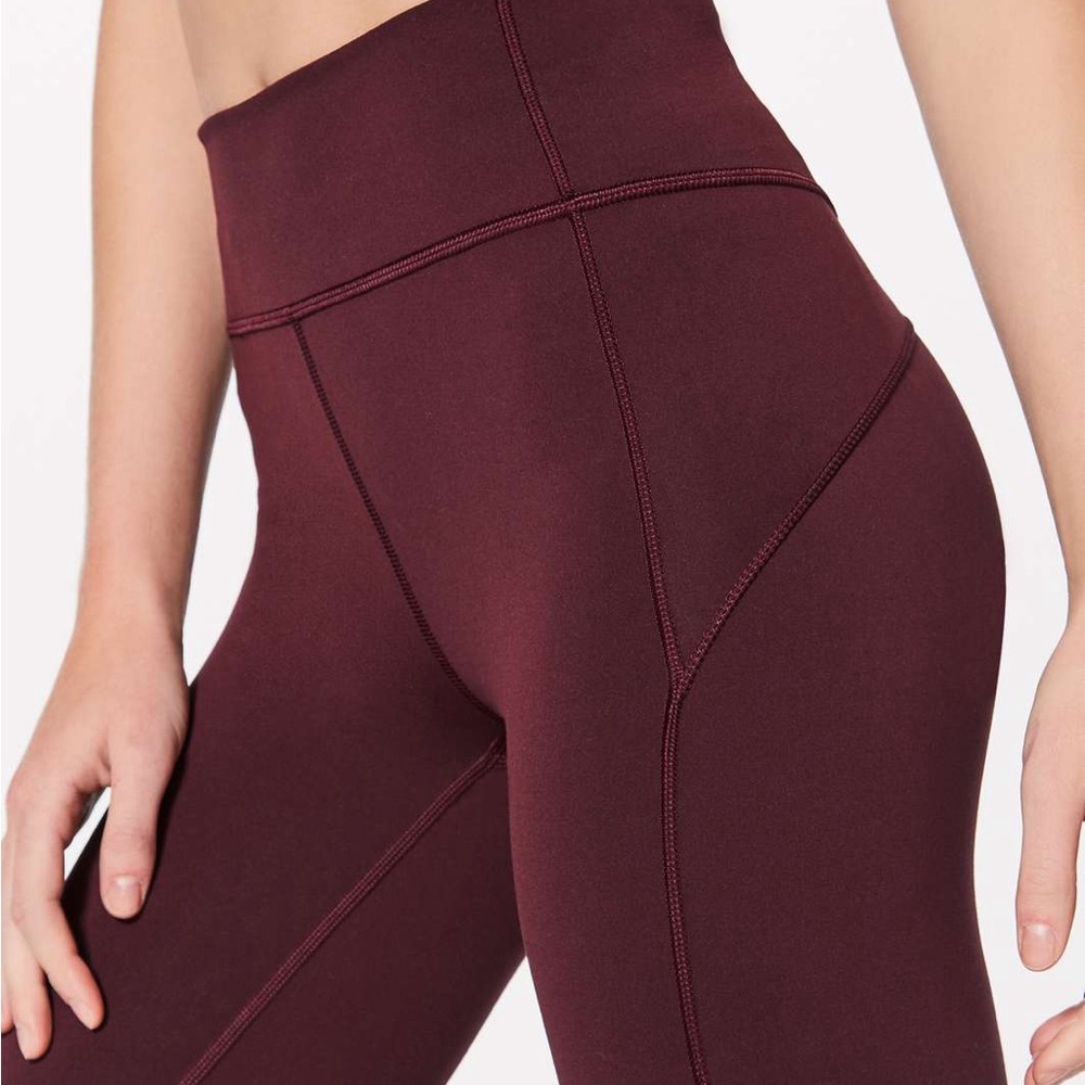 Lululemon In Movement High-Rise Tight 25” in Everlux, Garnet, Size 4